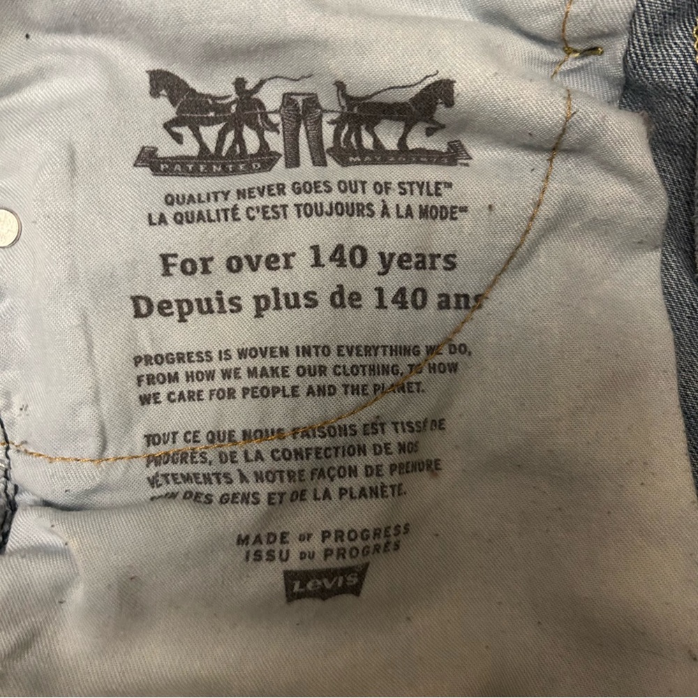 Levis 505™ Regular Fit Men’s Zip Fly Jeans. Size W32 x L34. - Picture 6 of 6